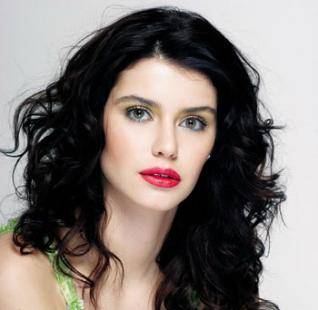 Beren Saat Turkish Actress