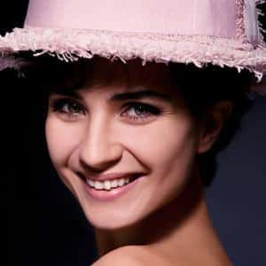 Tuba Buyukustun - Actress