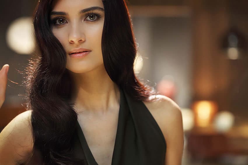 Turkish Actress Tuba Buyukustun