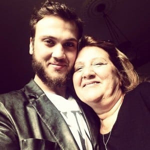 Aras Bulut Iynemli and His Mom