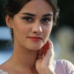 calikusu tv series as azelya