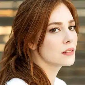 Elcin Sangu as Eda Caglar in A Love Story Tv Series