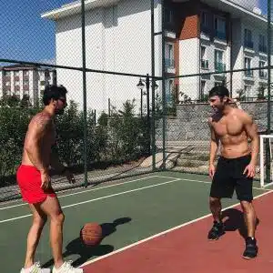 Seckin Ozdemir is playing basketball