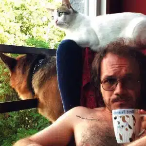 Deniz Celiloglu drink coffe with animal friends