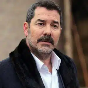 Fikret Kuskan as Orhan in Lady's Farm