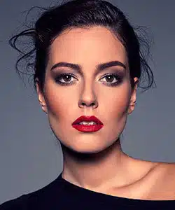 Pelin Akil - Actress