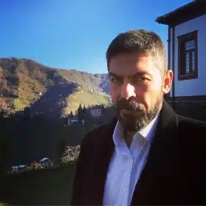 Sinan Tuzcu sen anlat karadeniz tv series scene