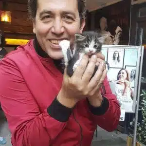 Emre Kinay and cat