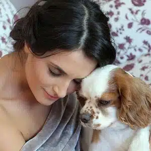 Aslihan Gurbuz with her dog