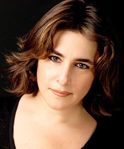 Esra Dermancioglu - Actress