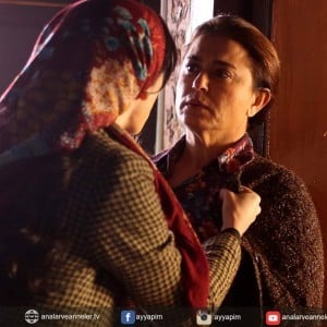 Moms and Mothers fighting scene