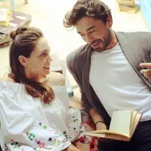 oyku karayel and gokhan alkan reading book