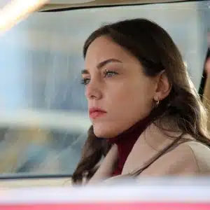 oyku karayel in car