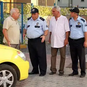 Police in Taxi Station (Akasya Duragi)
