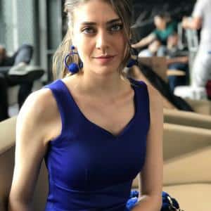 Oznur Serceler (Blue Dress)