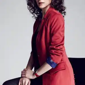 Ebru Ozkan as Dilara Gurpinar in Broken Pieces (Paramparca) Turkish Drama