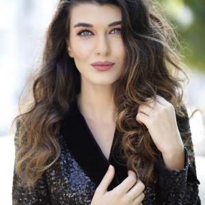 Aslihan Guner - Actress