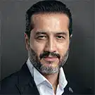 Ali Riza Kubilay as Mithat Tekinoglu