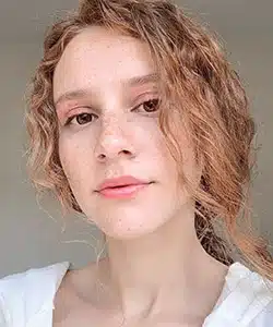 Ahsen Eroglu - Actress