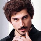 نام من فرح (ادیم فرح) سریال تلویزیونی - 7 اوکتای کوبوک در نقش کان آکینجی