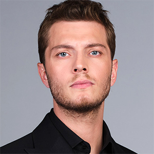 Burak Tozkoparan as Cihan Sansalan