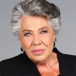 Isil Yucesoy as Nihayet